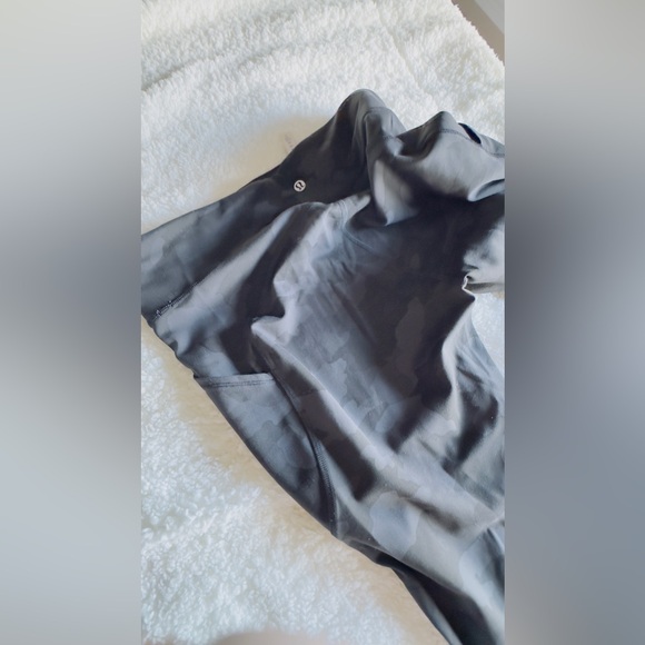 Lululemon sz 12 - Picture 3 of 3